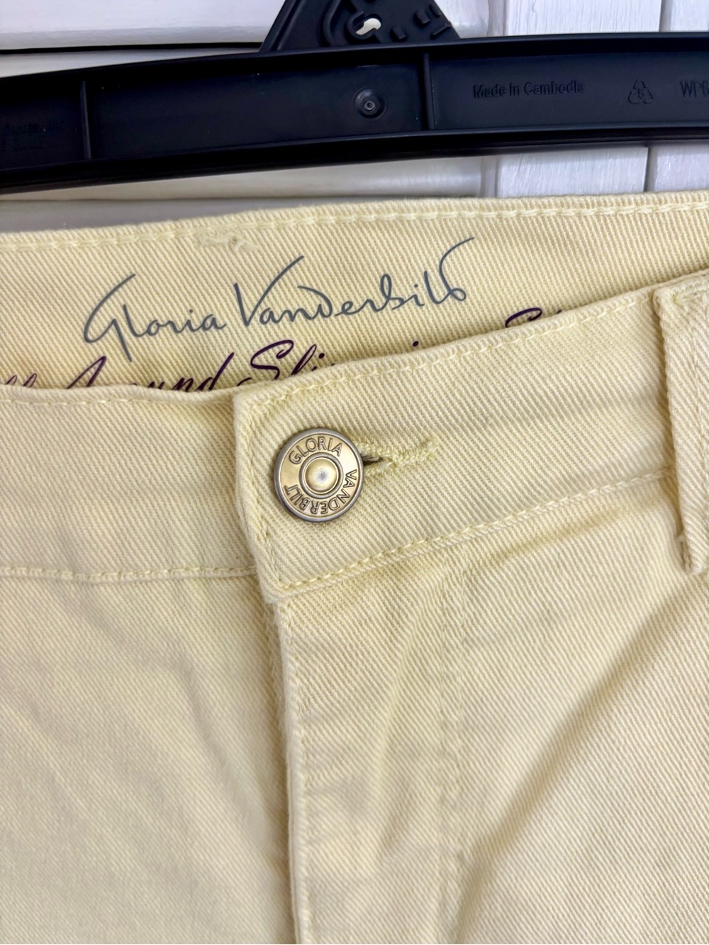 Gloria Vanderbilt Women's Quiet Luxury Butter Yellow Amanda Capri Size 6P - Picture 2 of 4